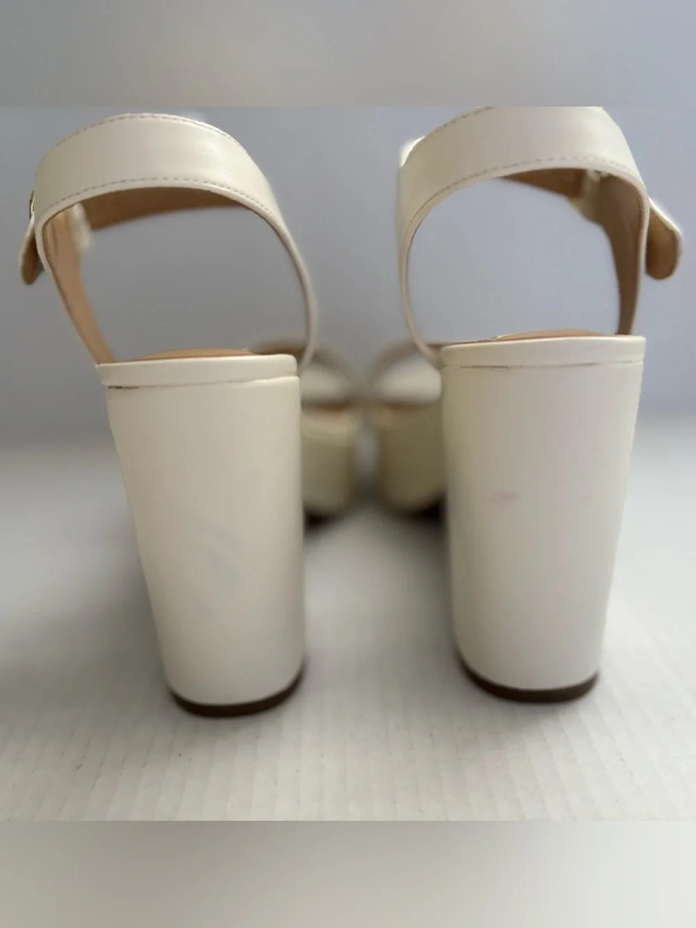 Nine West Cream Platform Sandals with Ankle Strap Chunky 4” Heels Size 8.5